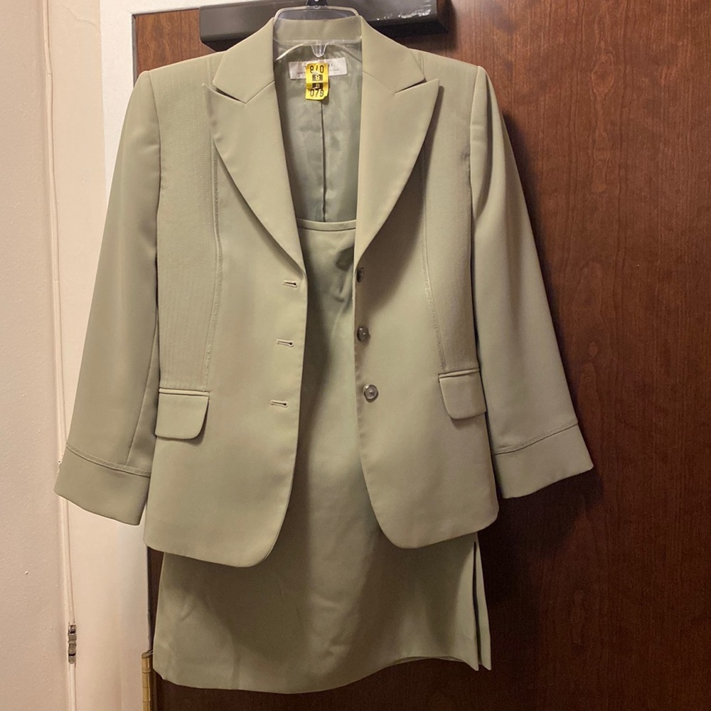 Tahari ASL Skirt Suit with Blazer Olive Green Size 4